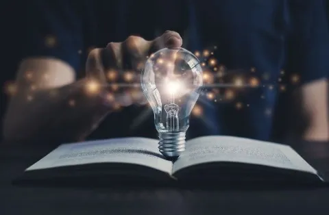 image of a lightbulb illustrating the Learning Forward article. 